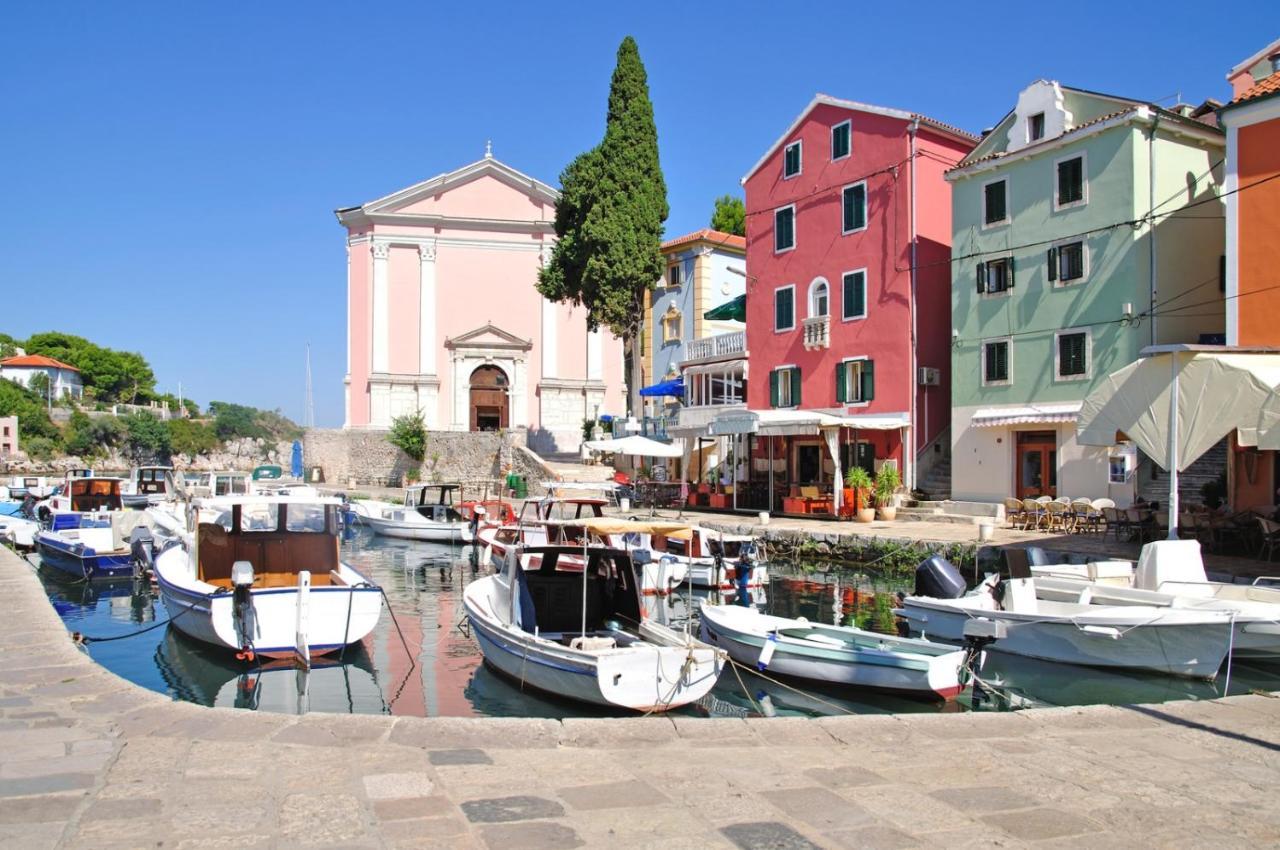 Apartments Mali Losinj Luaran gambar