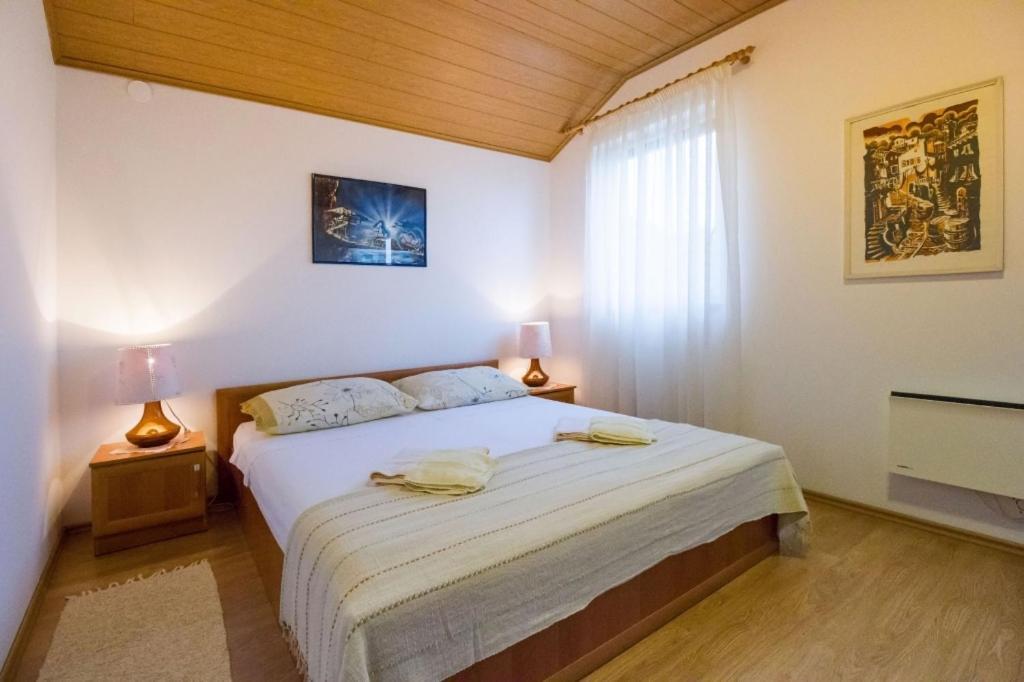 Apartments Mali Losinj Luaran gambar