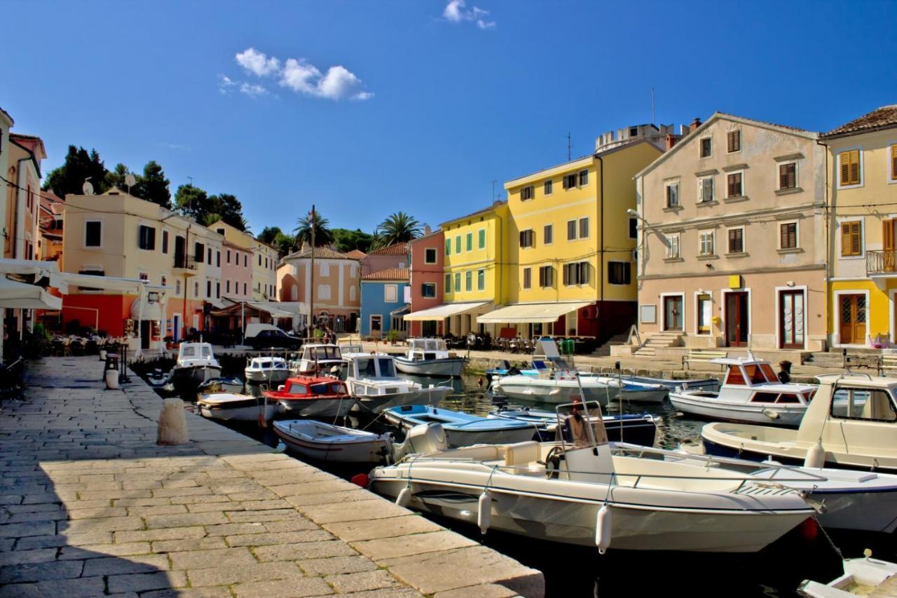 Apartments Mali Losinj Luaran gambar
