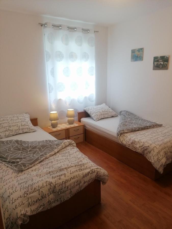 Apartments Mali Losinj Luaran gambar