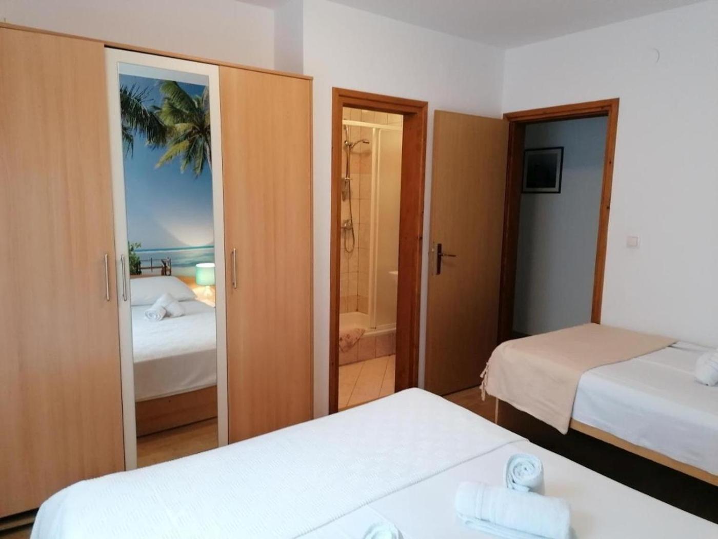 Apartments Mali Losinj Luaran gambar