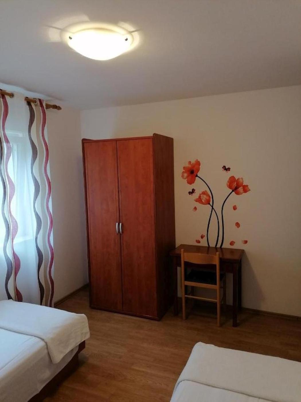 Apartments Mali Losinj Luaran gambar